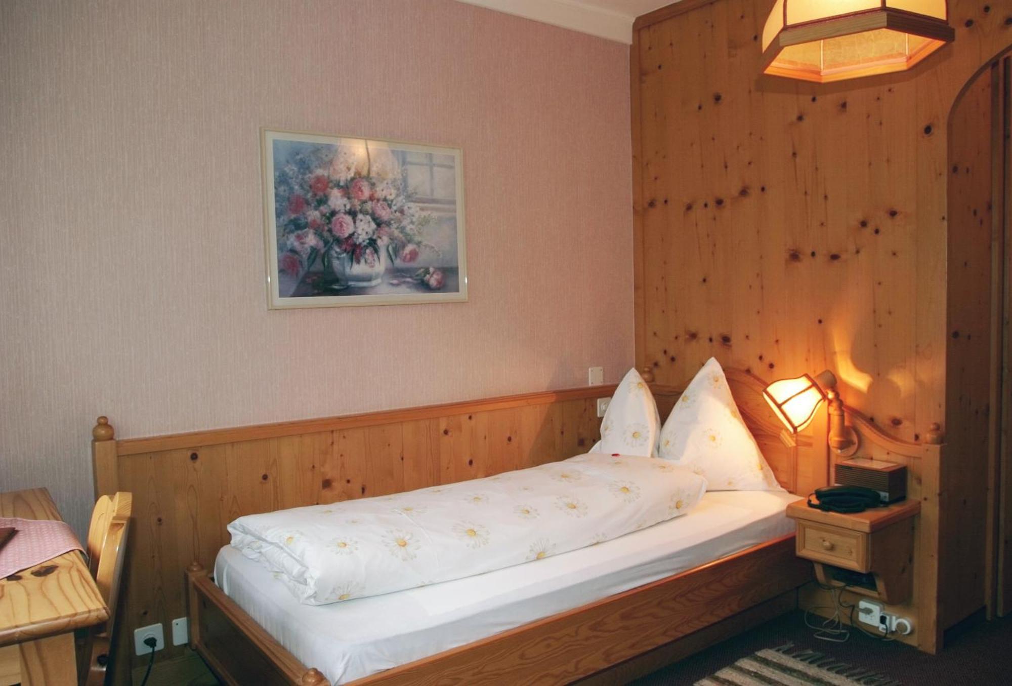 Hotel Cresta Flims Habitación foto