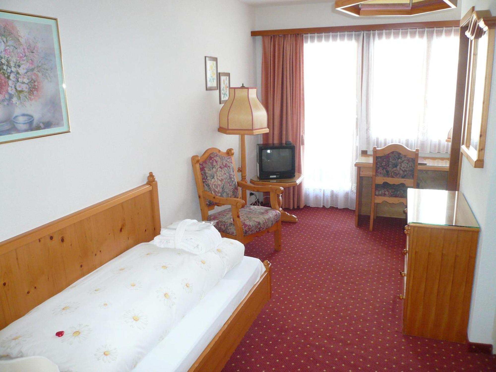 Hotel Cresta Flims Habitación foto
